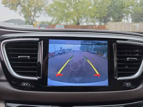 2017 Chrysler Pacifica Touring-L Plus