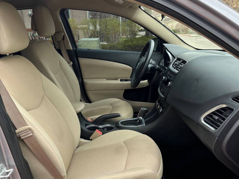 2013 Dodge Avenger SE