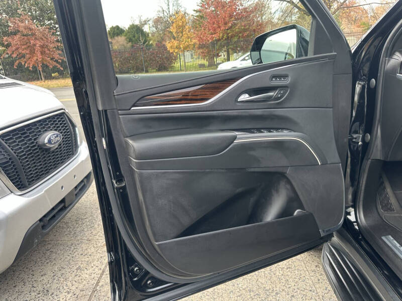 2022 Cadillac Escalade ESV Premium Luxury