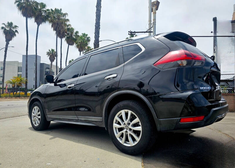 2018 Nissan Rogue SV