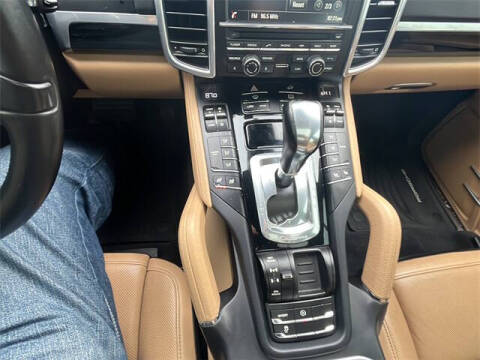 2014 Porsche Cayenne Platinum