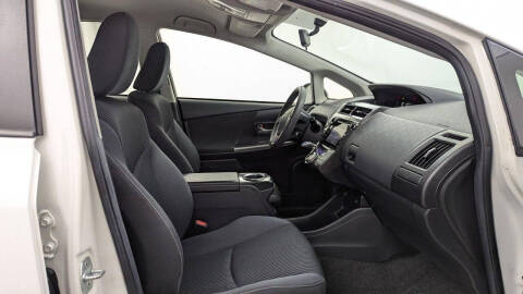 2015 Toyota Prius v Four