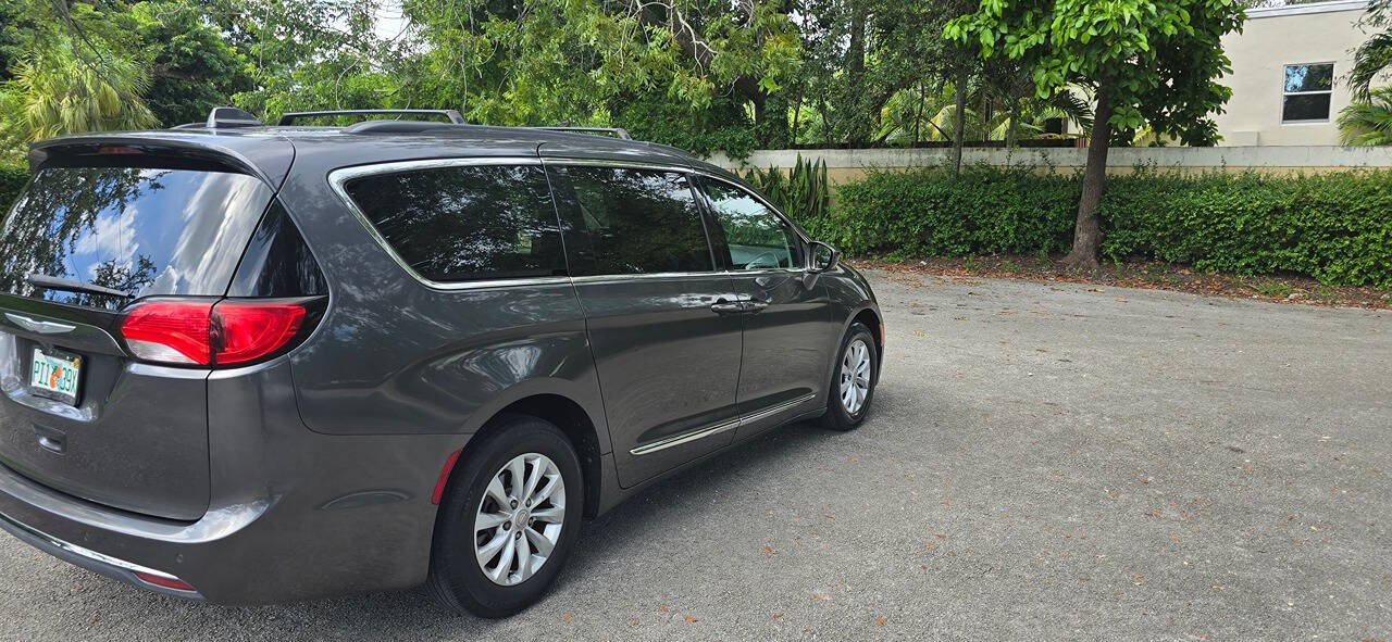 2017 Chrysler Pacifica for sale at All About Wheels Inc in Miami, FL