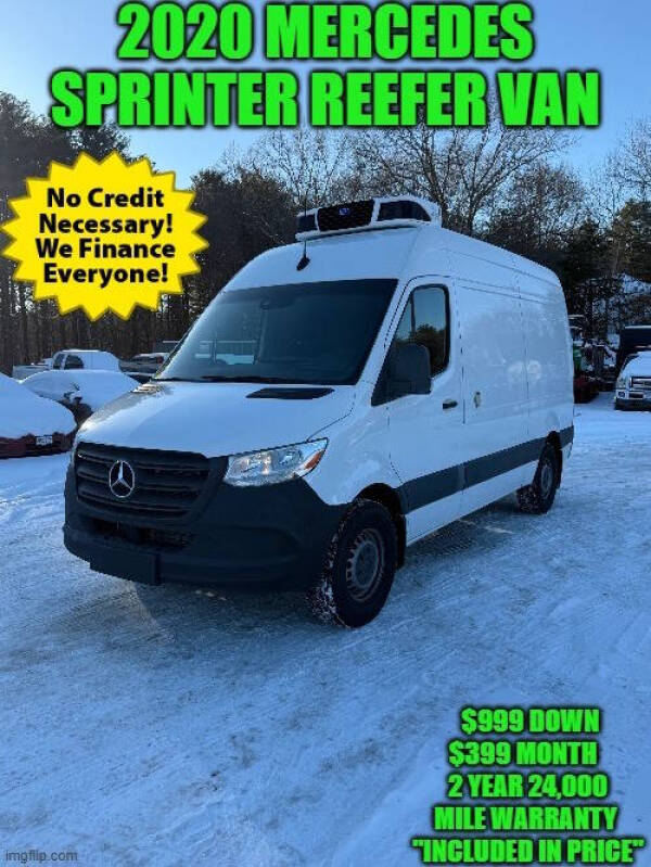 Mercedes-Benz Sprinter Crew Van's photo