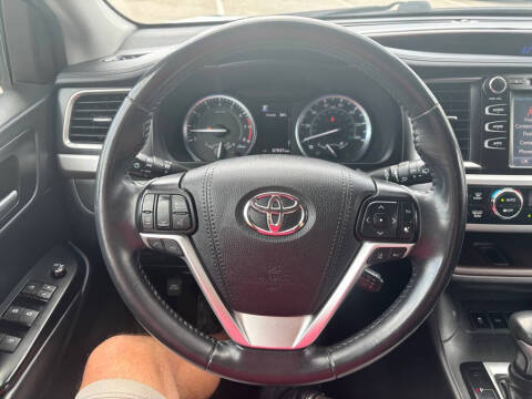 2019 Toyota Highlander SE