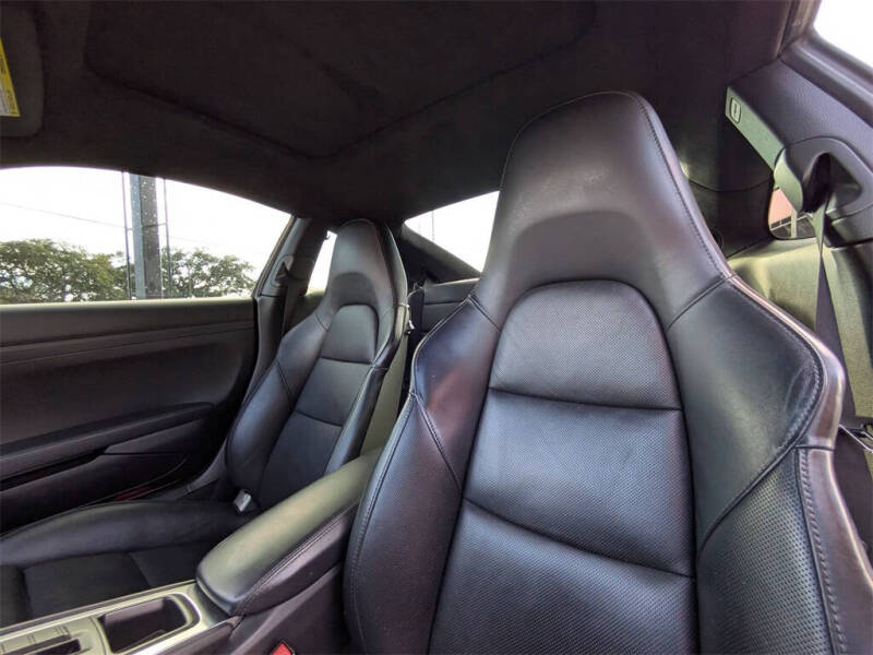 2019 Porsche 911 Carrera