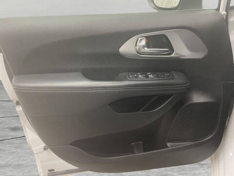 2023 Chrysler Pacifica Touring