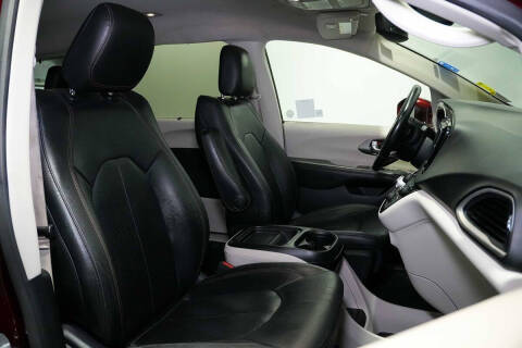 2020 Chrysler Pacifica Touring L
