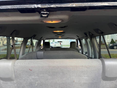 2011 Ford E-Series E-350 SD XLT