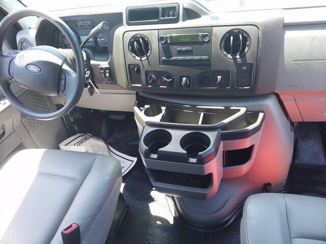 2017 Ford E-Series Chassis