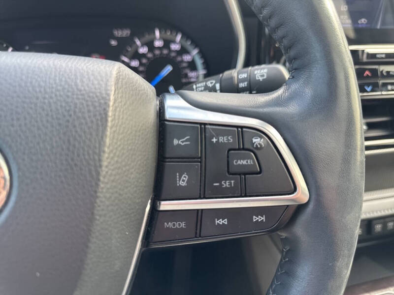 2021 Toyota Highlander Hybrid Platinum