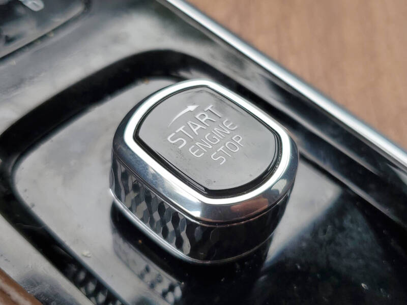 2024 Volvo XC90 B5 Plus Bright Theme