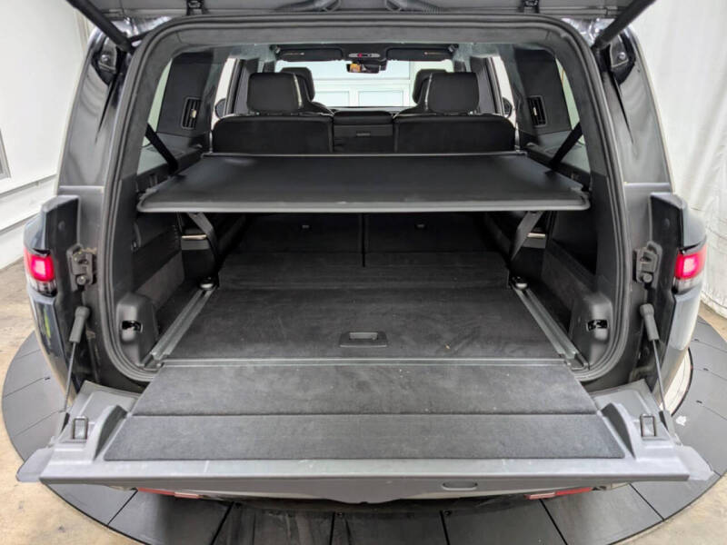 2025 Rivian R1S