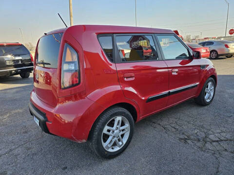 2010 Kia Soul +
