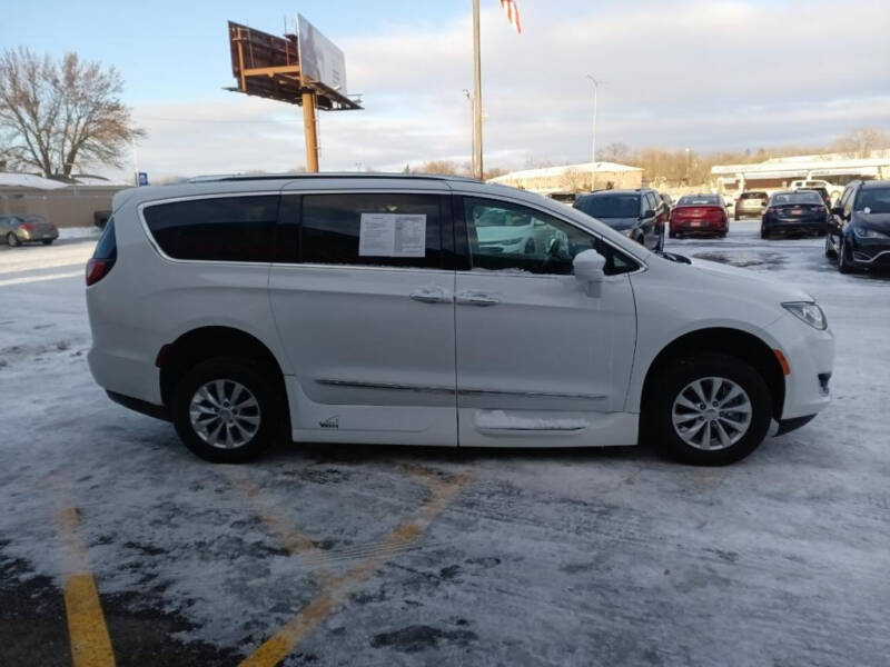 2019 Chrysler Pacifica Touring L