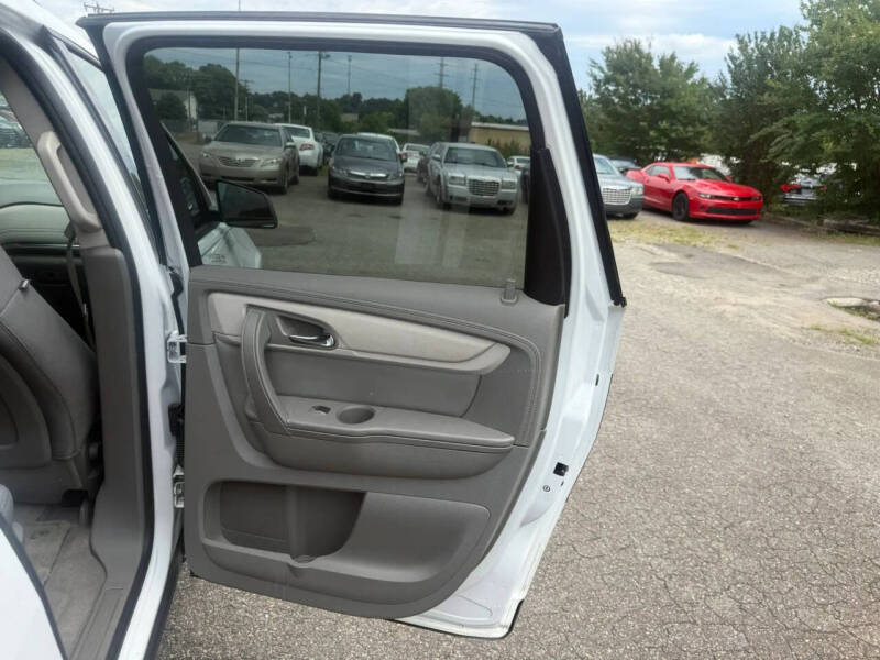 2017 Chevrolet Traverse LS