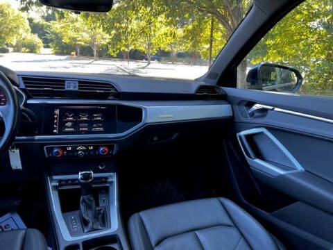 2021 Audi Q3 quattro Premium 40 TFSI