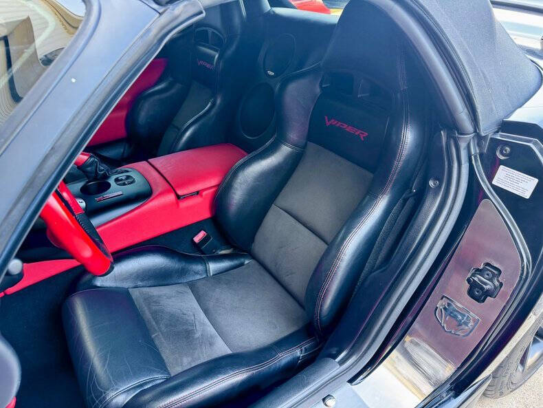 2004 Dodge Viper SRT-10