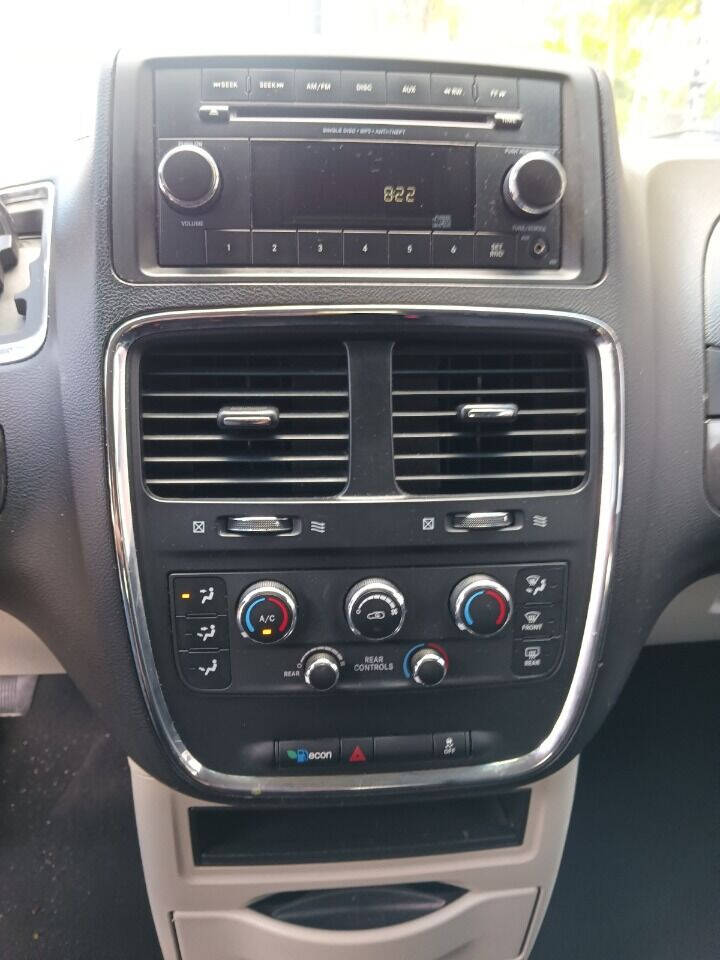 2013 Dodge Grand Caravan Minivan - $3,950