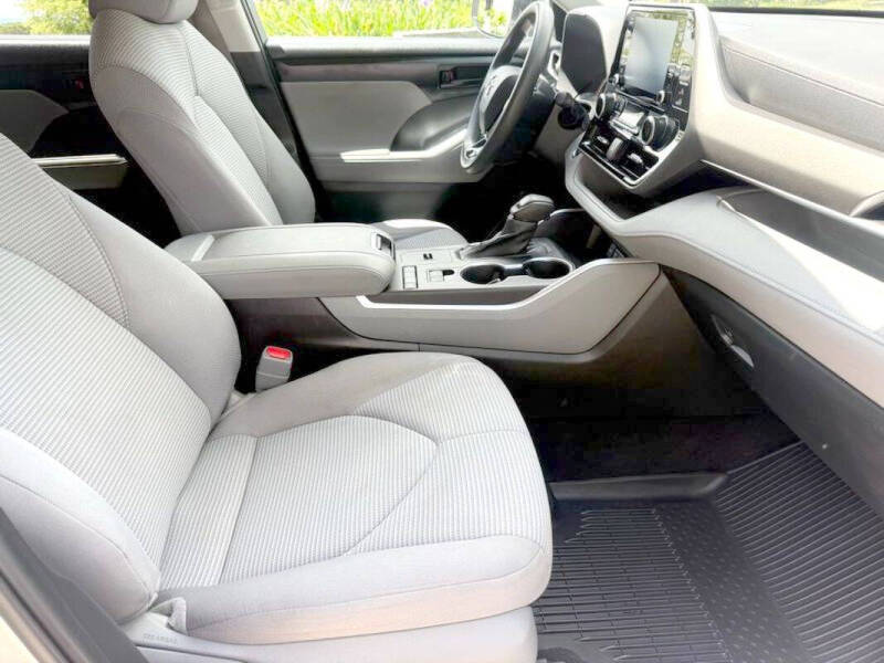 2020 Toyota Highlander L