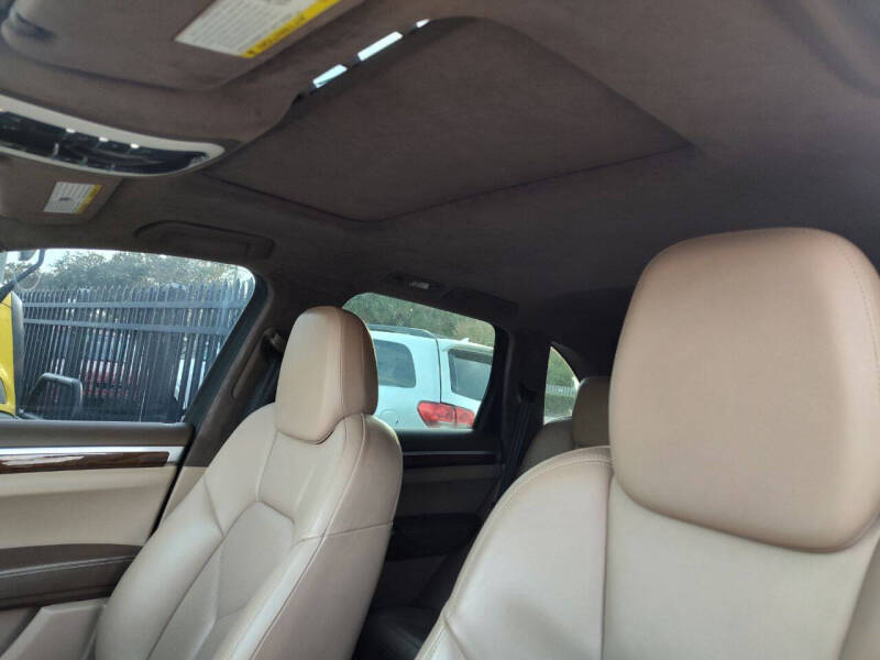 2014 Porsche Cayenne GTS