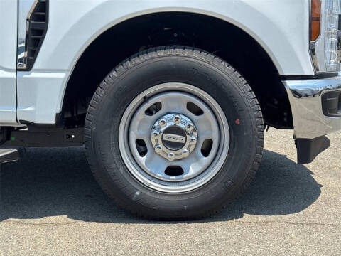 2025 Ford F-350 Super Duty XL