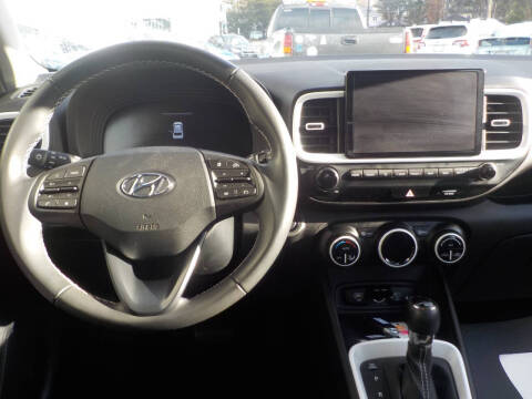 2025 Hyundai Venue SEL