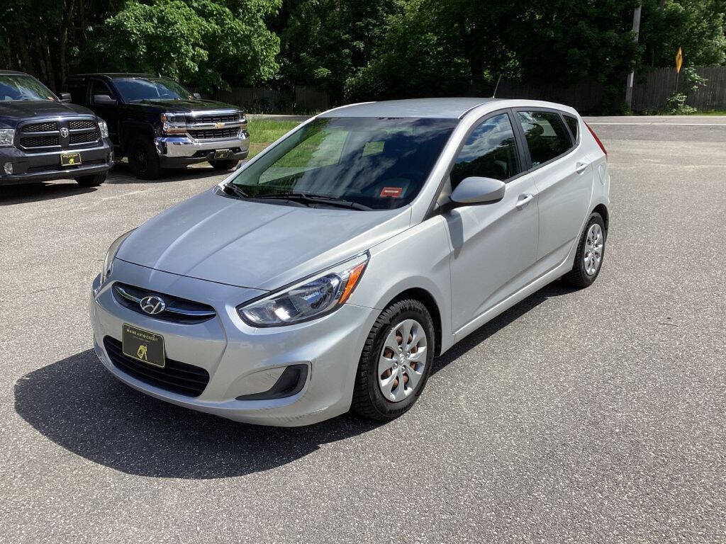 Silver 2017 Hyundai ACCENT SE SE 4dr Hatchback 6A 1