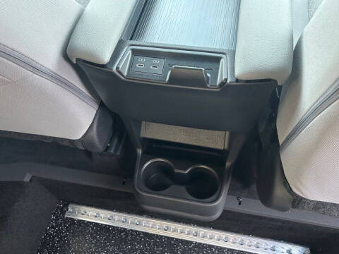 2025 Toyota Sienna LE 8-Passenger