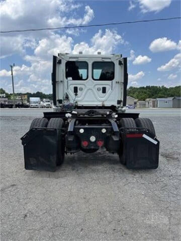 2014 Freightliner Cascadia