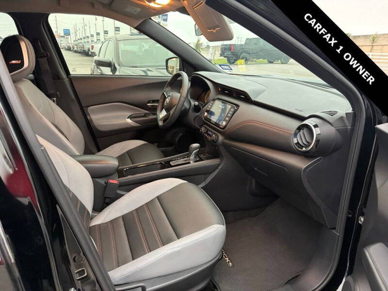 2023 Nissan Kicks SR