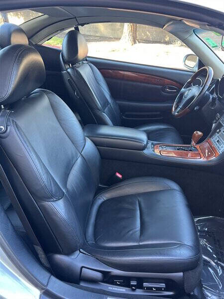 2004 Lexus SC 430