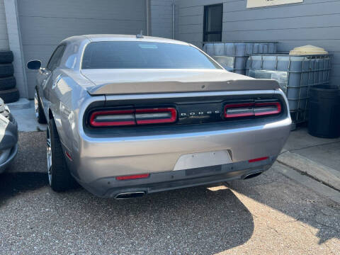 2015 Dodge Challenger SXT Plus