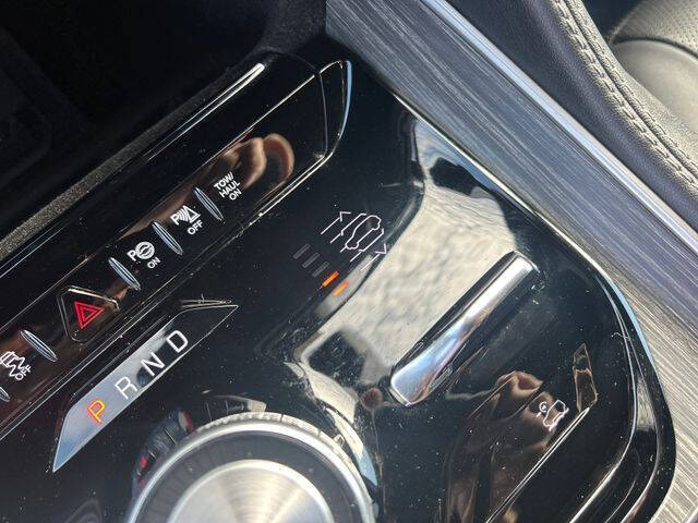 2024 Jeep Wagoneer L Series III