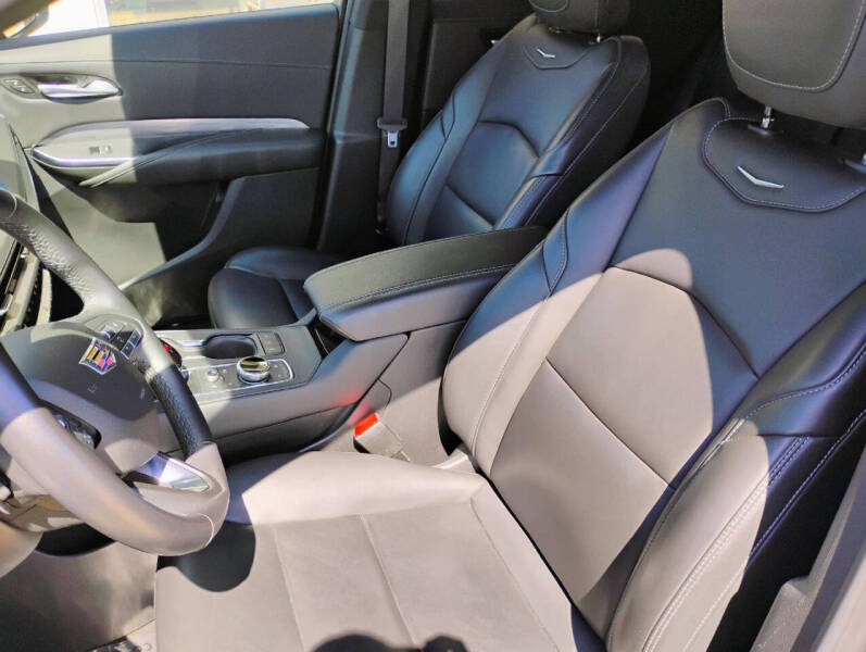 2025 Cadillac XT4 Premium Luxury