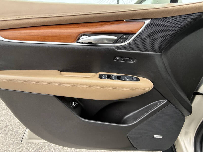 2017 Cadillac XT5 Platinum