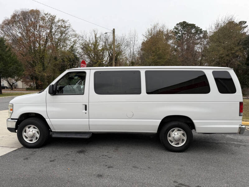2013 Ford E-Series E-350 SD XLT