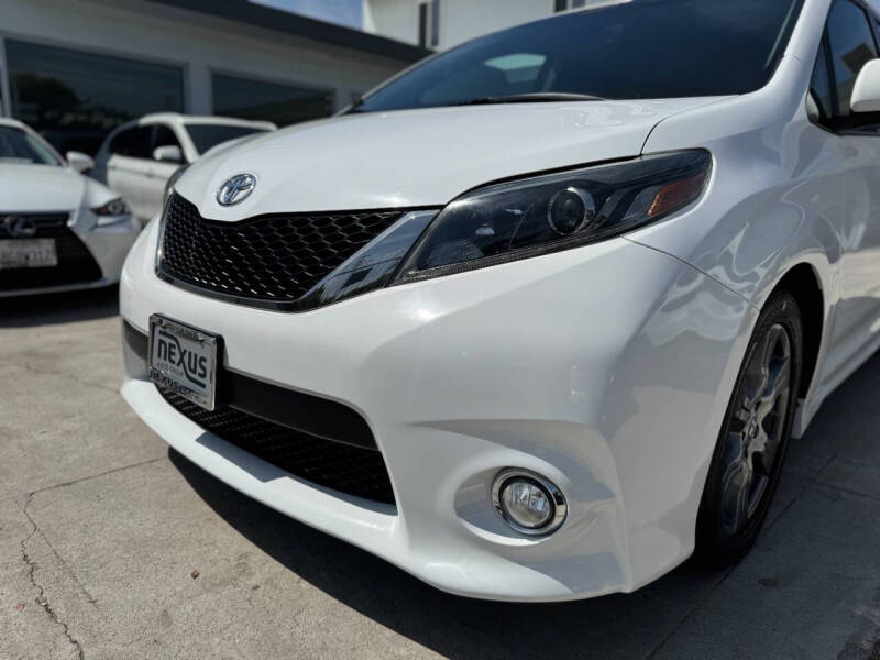 2017 Toyota Sienna SE 8-Passenger