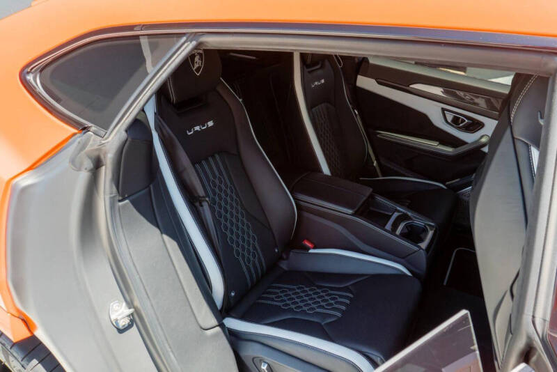 2023 Lamborghini Urus S