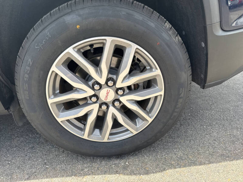 2017 GMC Acadia SLE-2