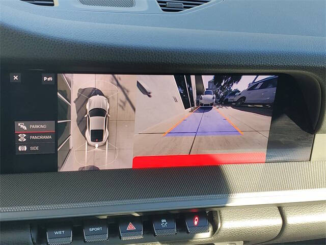 2021 Porsche 911 Carrera