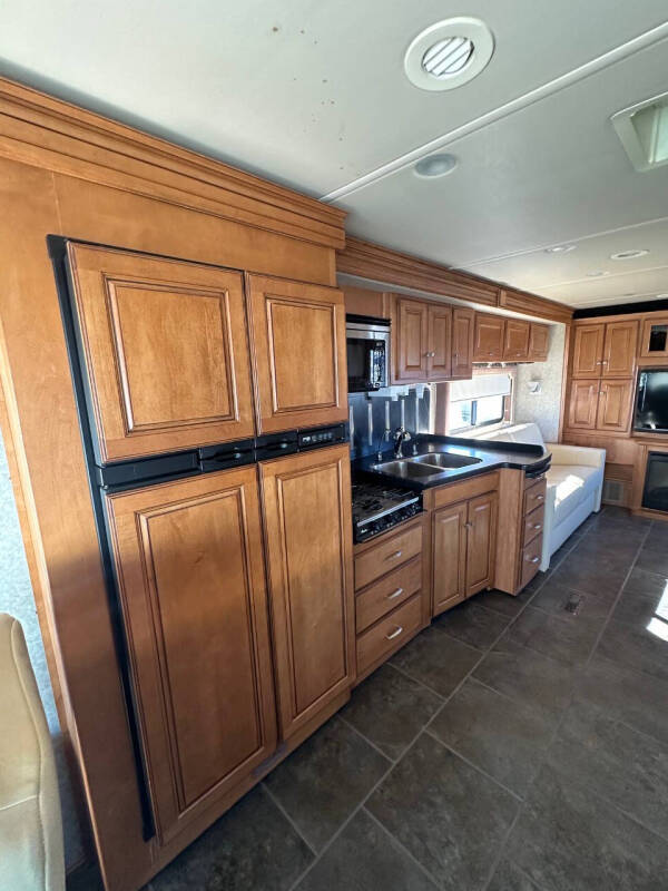 2010 Winnebago JOURNEY 40L