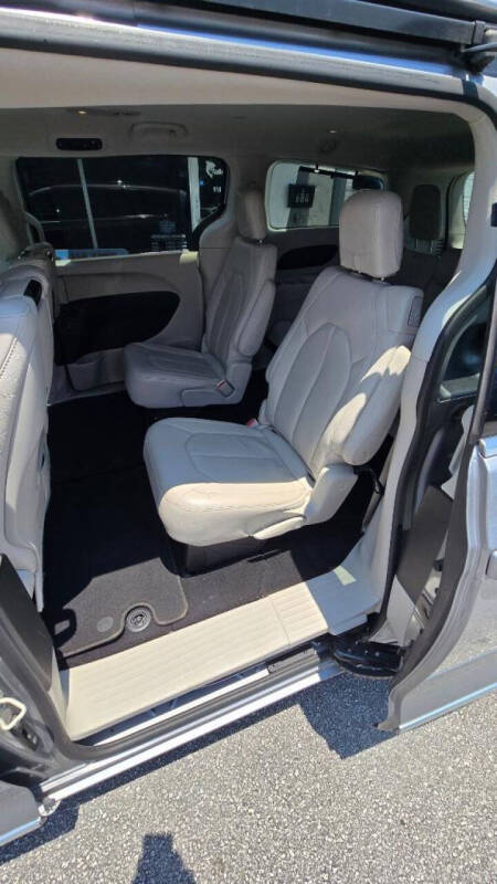 2018 Chrysler Pacifica Touring L Plus
