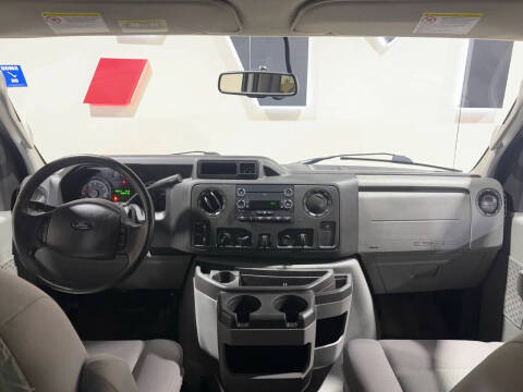 2014 Ford E-Series E-350 SD XLT