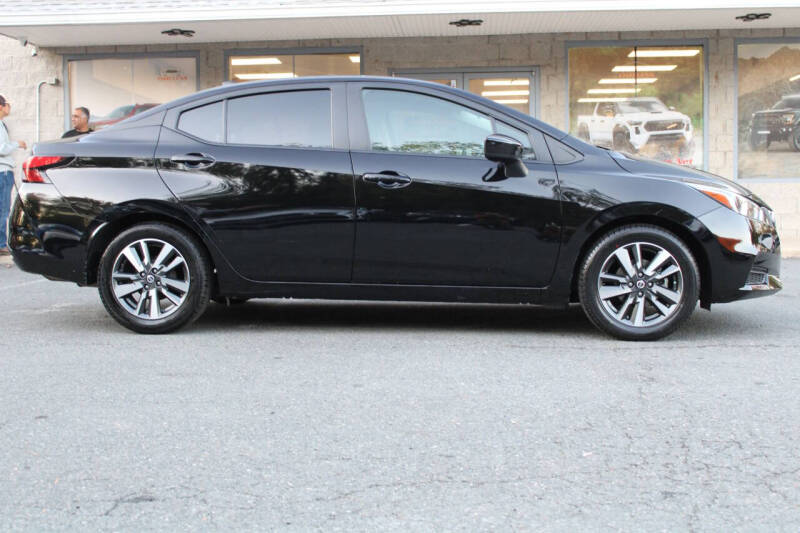 2022 Nissan Versa SV