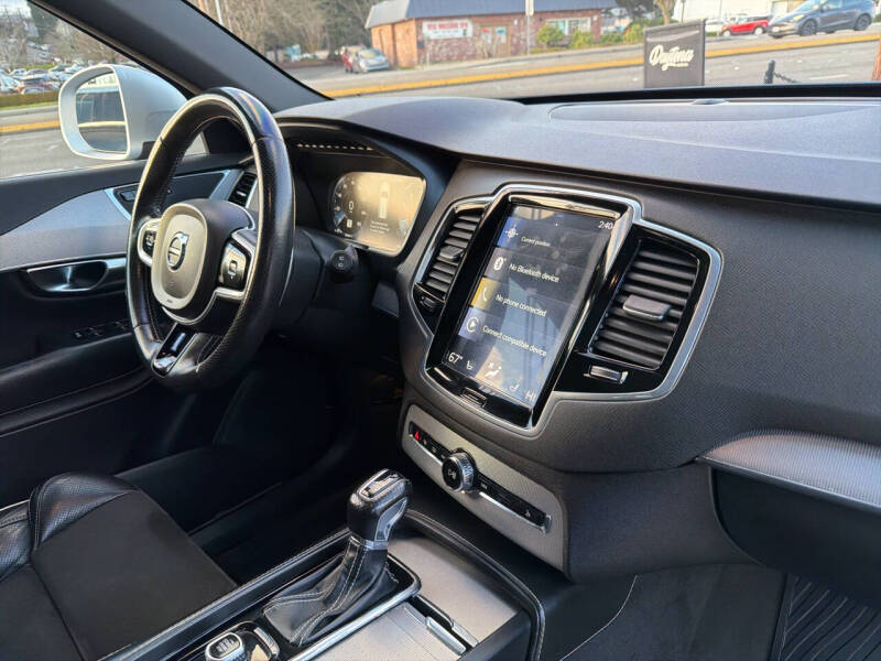 2018 Volvo XC90 T6 R-Design