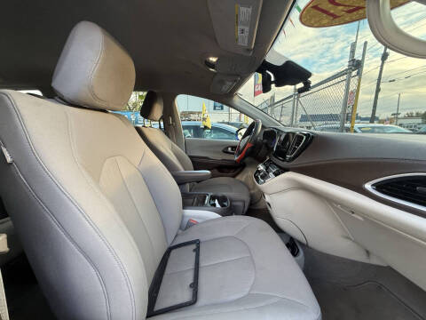 2021 Chrysler Pacifica Touring