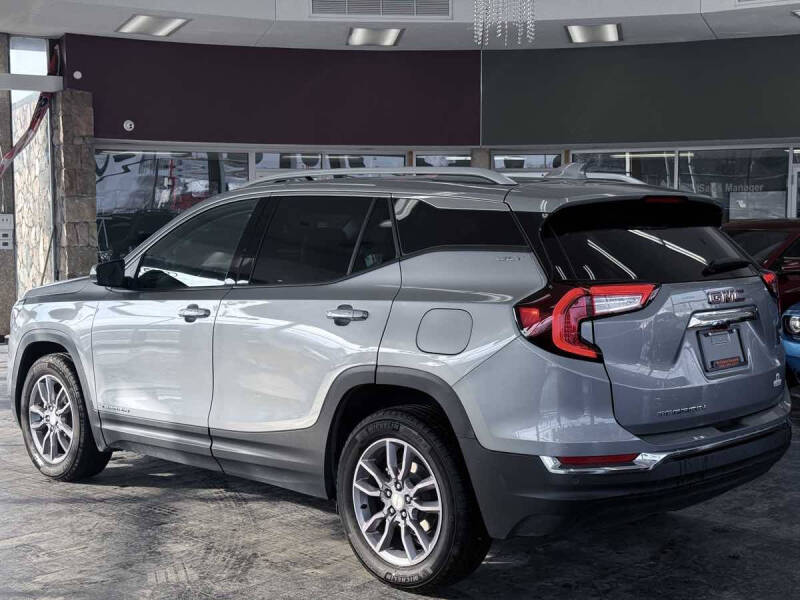 2023 GMC Terrain SLT