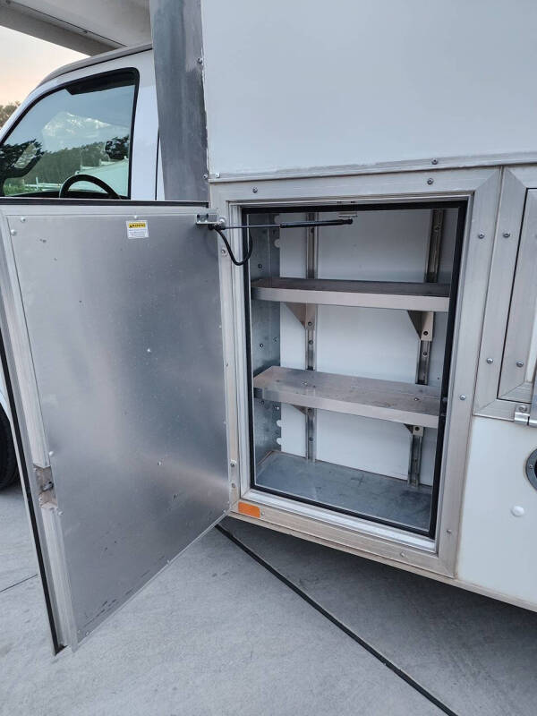 2023 Chevrolet Express 3500