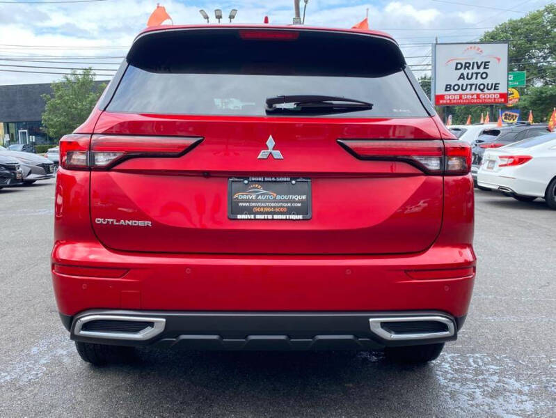 2022 Mitsubishi Outlander ES